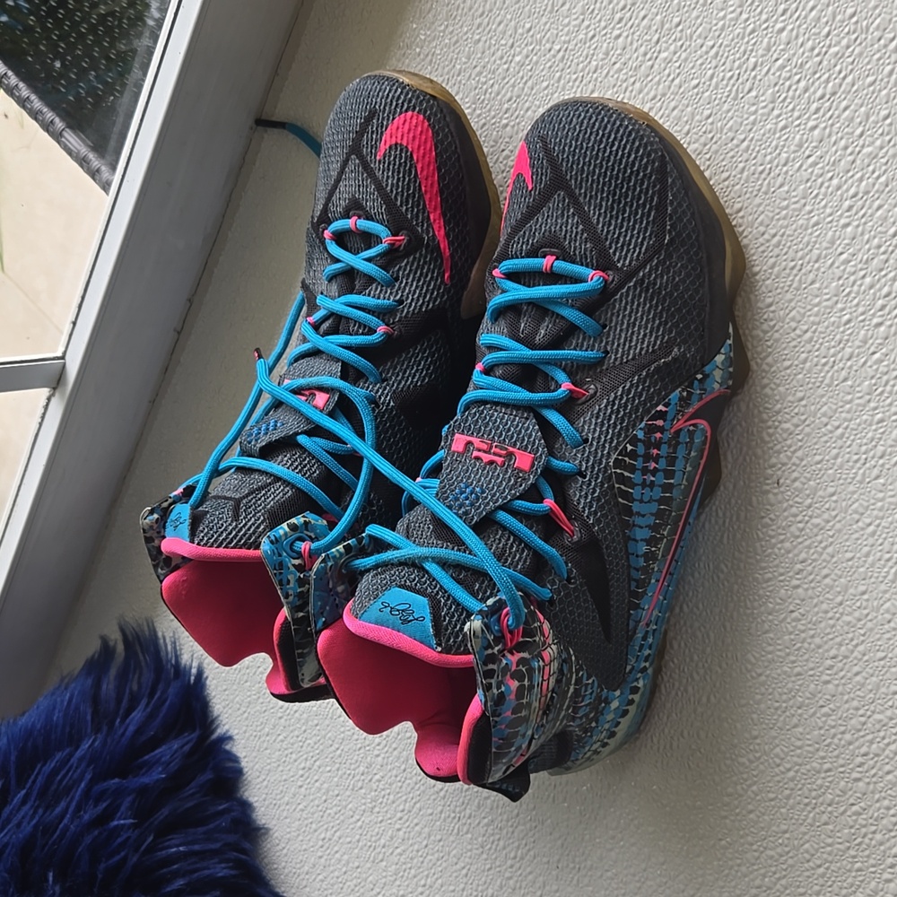 Nike LeBron 12 Chromosomes